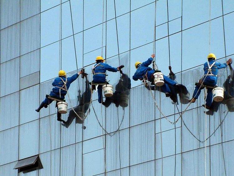 高空玻璃墙清洗的注意事项